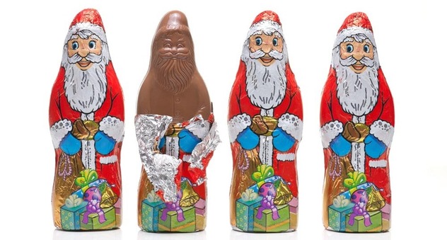 Vier Nikoläuse aus Schokolade (Bild: tournee / fotolia.com)