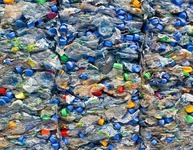 Ein großer Haufen Plastikmüll (Bild: Alterfalter / fotolia.com)
