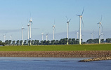 Symbol für die Energiewende und erneuerbare Energien, manchen aber auch ein Dorn im Auge: Windkrafträder. Bild: Hauke Mormann