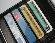 Brieftasche mit Kreditkarten (Bild: rgbstock.com / Sanja Gjenero)